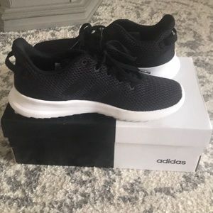 Boys/Men’s size 6 Adidas with box